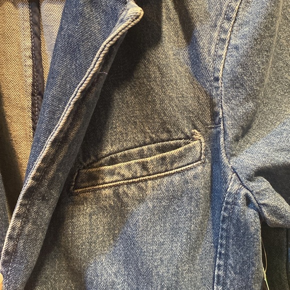 Gap Denim Blazer, size small. - Picture 3 of 6